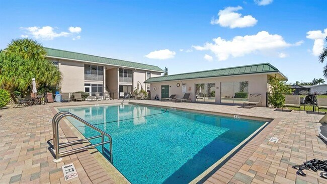 Building Photo - 3905 Del Prado Blvd S