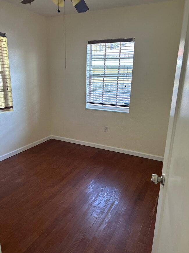 Building Photo - 327 NW 59th Terrace