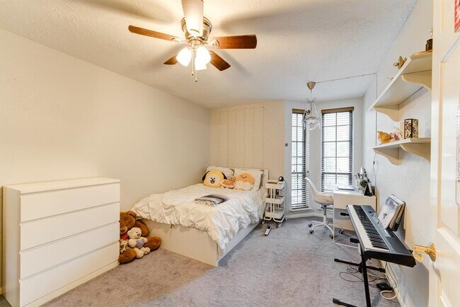 Building Photo - 2150 Paso Rello Dr