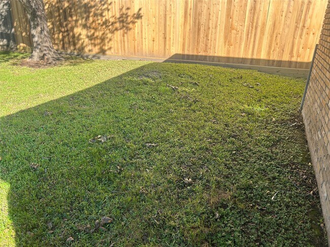 Building Photo - 5022 Darnell St