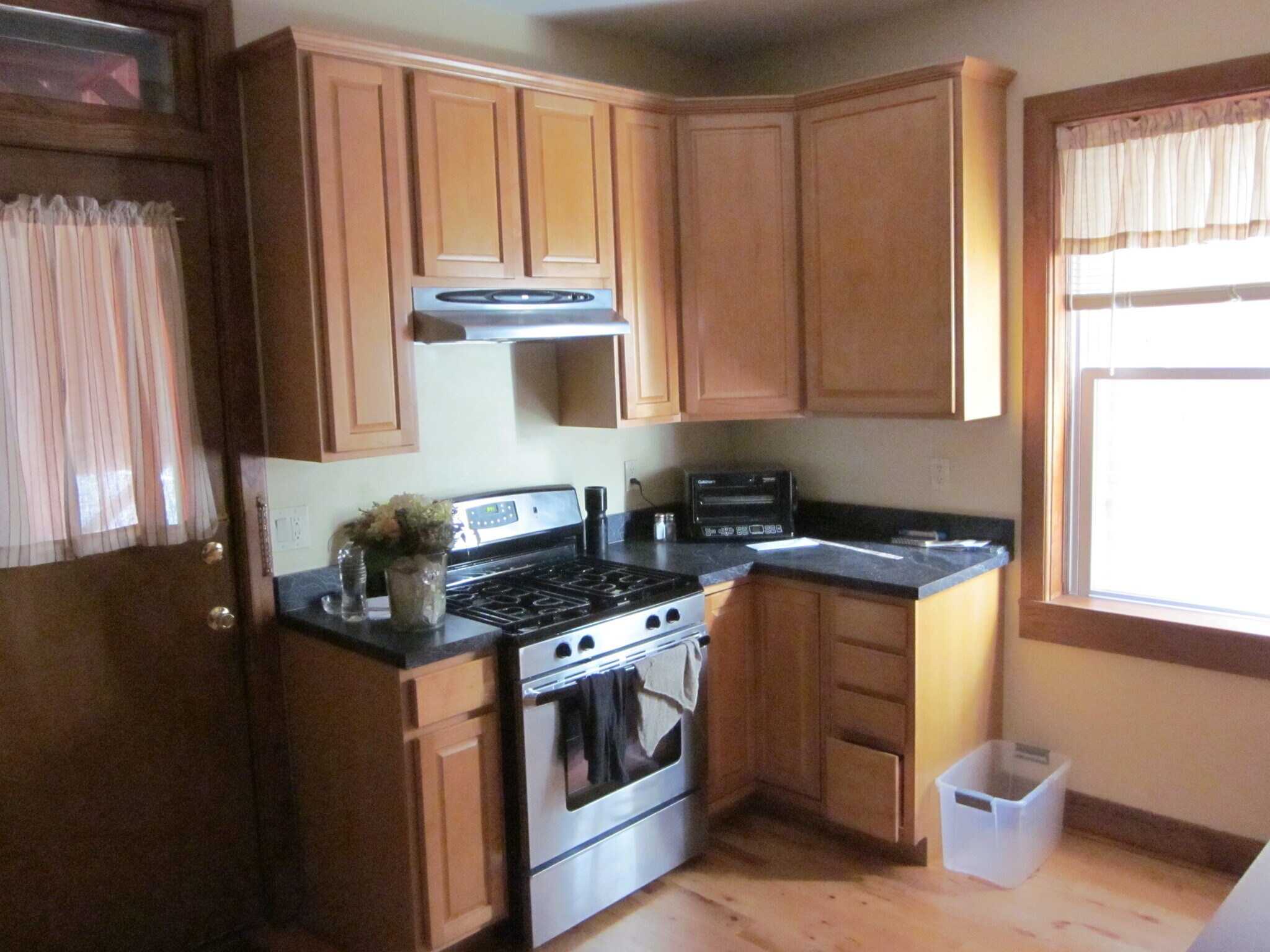 Building Photo - 322 S Oak Park Ave