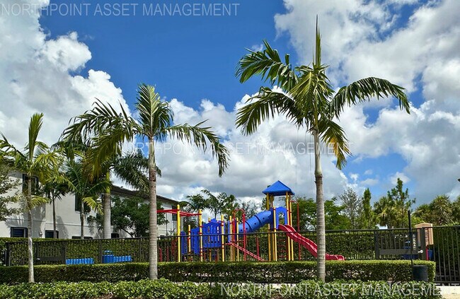 Building Photo - Stylish 3-Bedroom Home with Pool, Garage &...