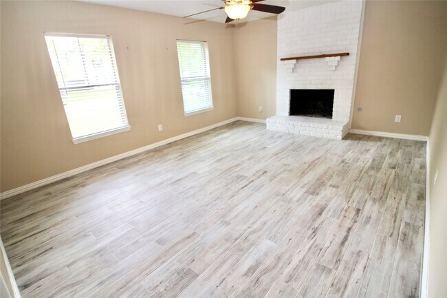 Building Photo - 612 E Castle Harbour Dr