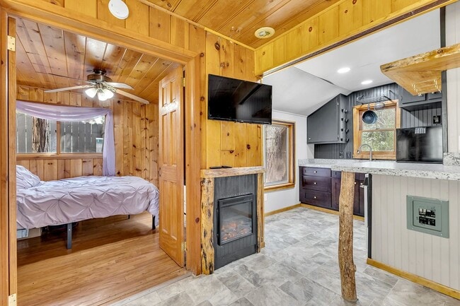 Building Photo - 54105 S Circle Dr