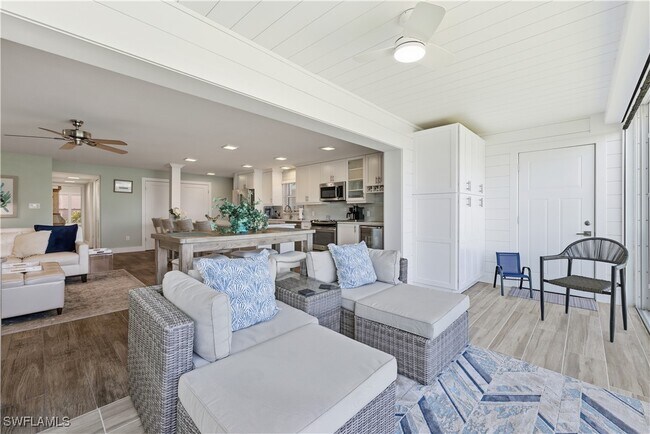 Building Photo - 1910 Gulf Shore Blvd N