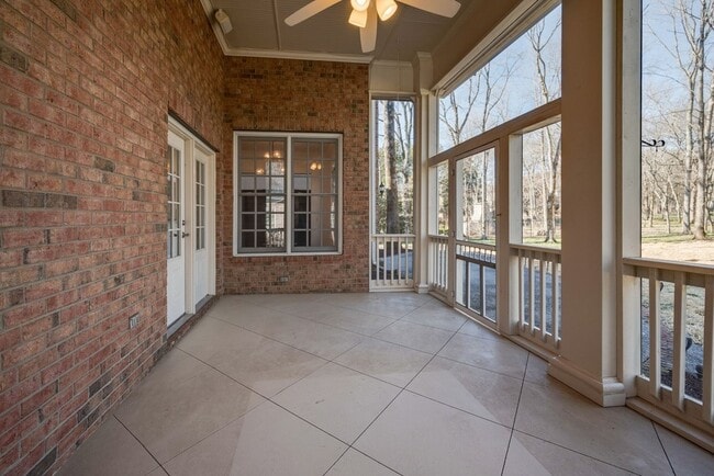 Building Photo - 1449 Willowbrooke Cir