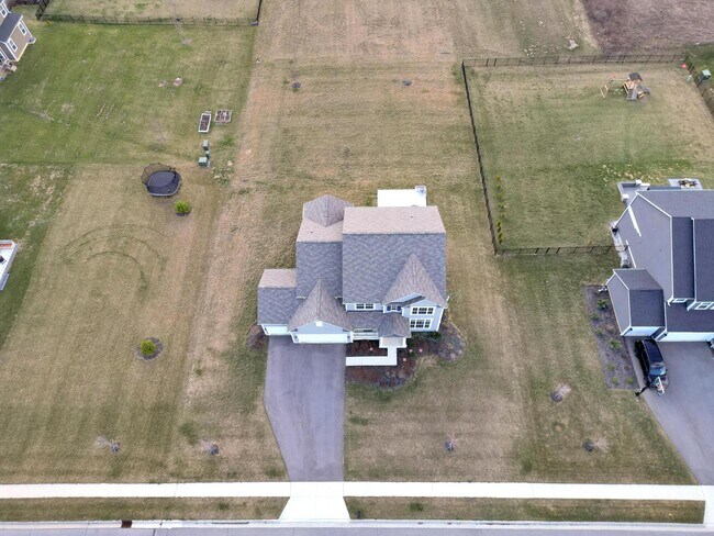 Building Photo - 2390 Glenvale Dr