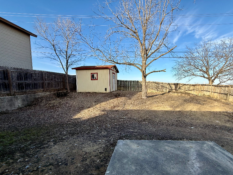 Building Photo - 8519 Ridge Garden Dr