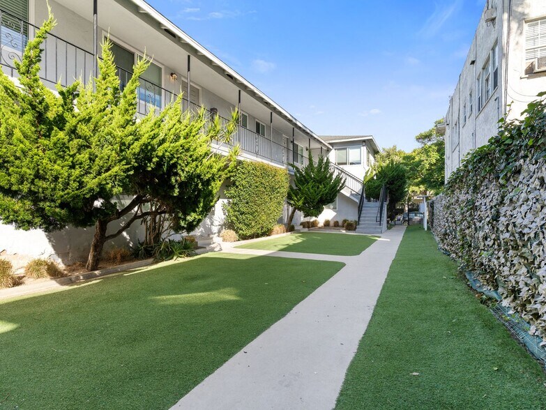 Building Photo - 1577 Pine Ave