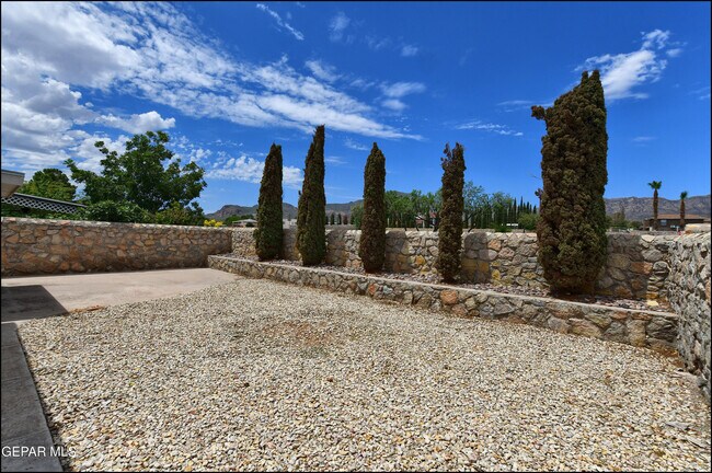Building Photo - 11109 Loma Grande Dr