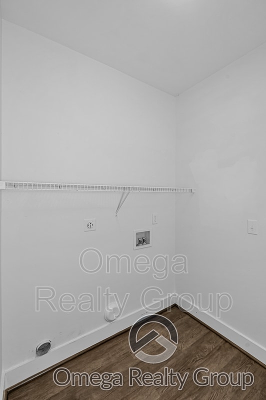 Building Photo - 252 Chesser Park Dr