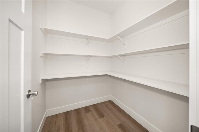 Building Photo - $3,375 - 4 Bed / 3 Bath Gorgeous Brand New Build Home with Beautiful Views