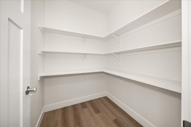 Building Photo - $3,600 - 4 Bed / 3 Bath Gorgeous Brand New...