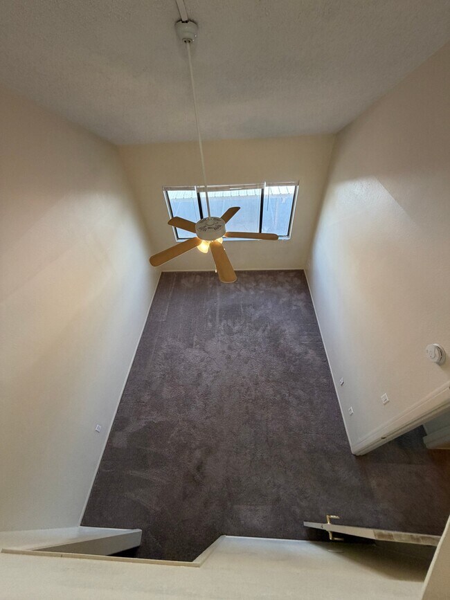 Building Photo - 2040 S Longmore