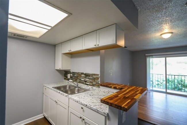 Building Photo - 1810 E 143rd Ave