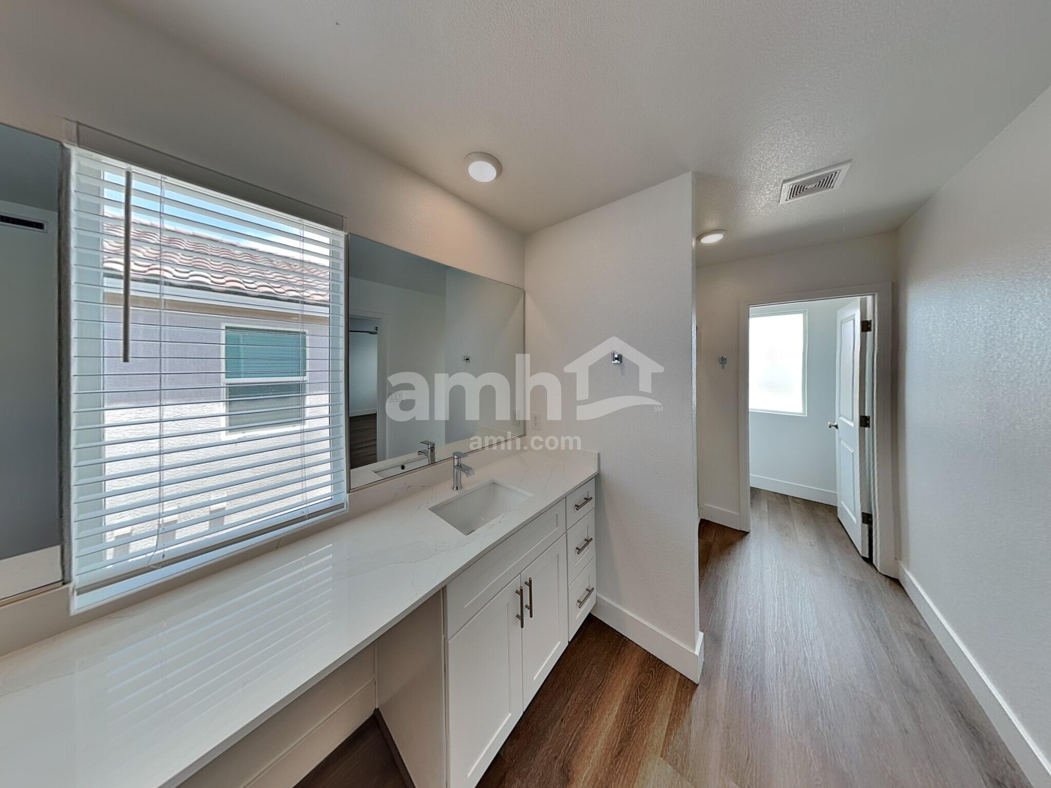 Building Photo - 11122 Magallanes St