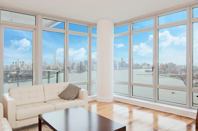 Building Photo - La Renata