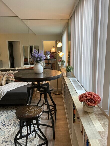 Building Photo - 1021 Arlington Blvd