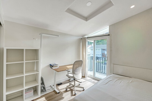 Building Photo - 27438 Elmbridge Dr