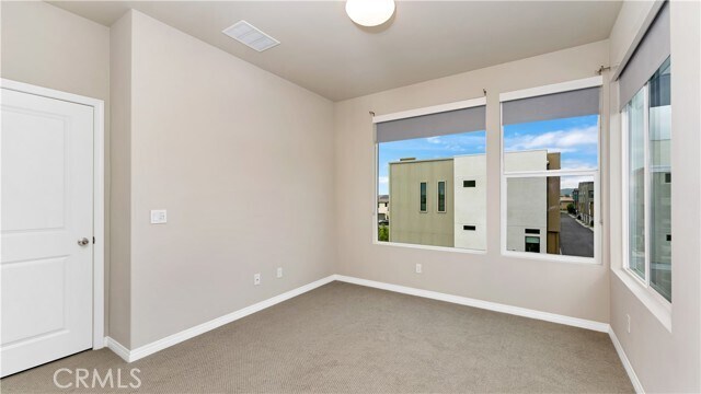Building Photo - 176 Keeper