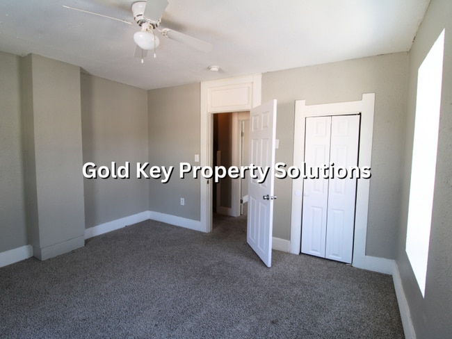 Building Photo - 1221-1223 W 14th St