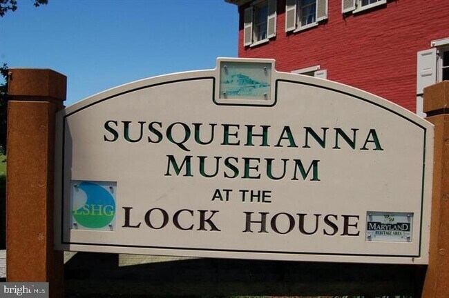 Building Photo - 82 Fountain St