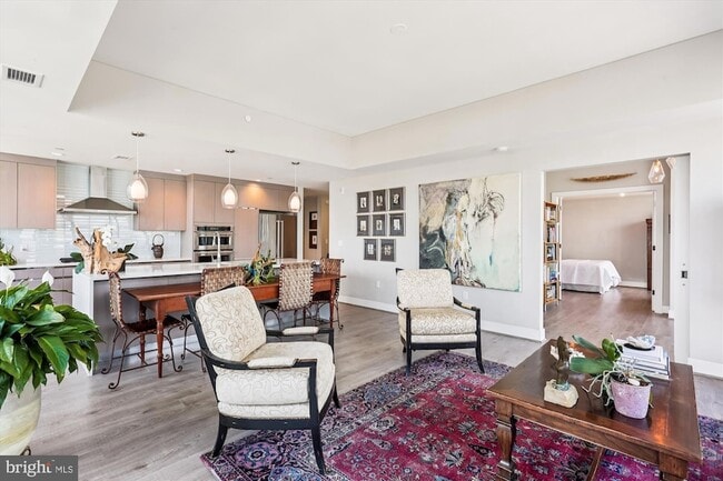 Building Photo - 930 Rose Ave