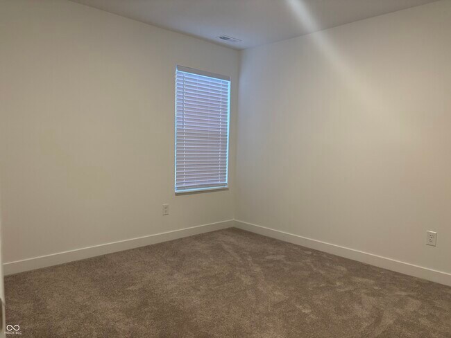 Building Photo - 5916 Sunstone Rd