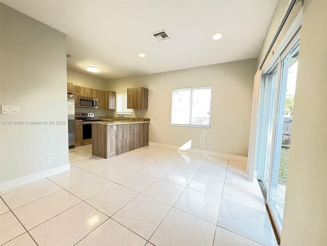 Building Photo - 249 NW 8th Ave