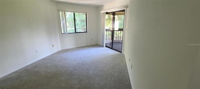 Building Photo - 22 Oxford Ln