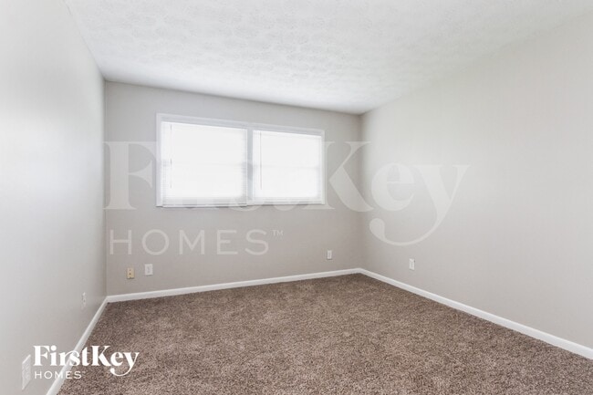 Building Photo - 130 Circle Dr