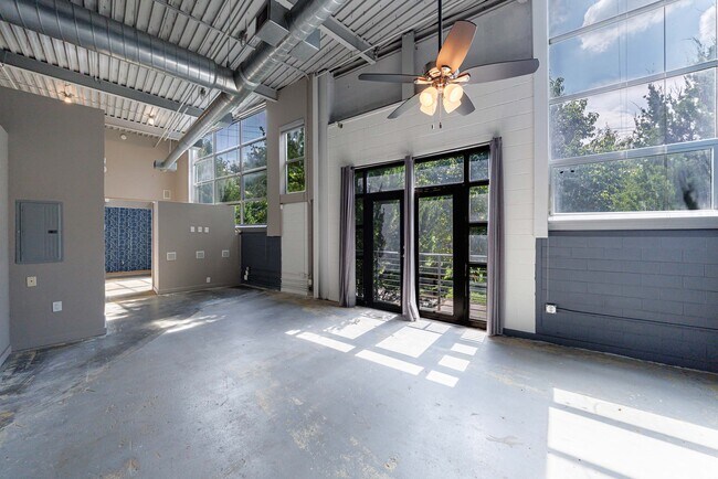Building Photo - 400 Village Pkwy