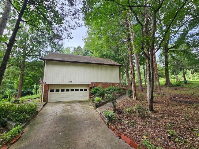 Building Photo - Large Private Lot with 3BR home in Concord!