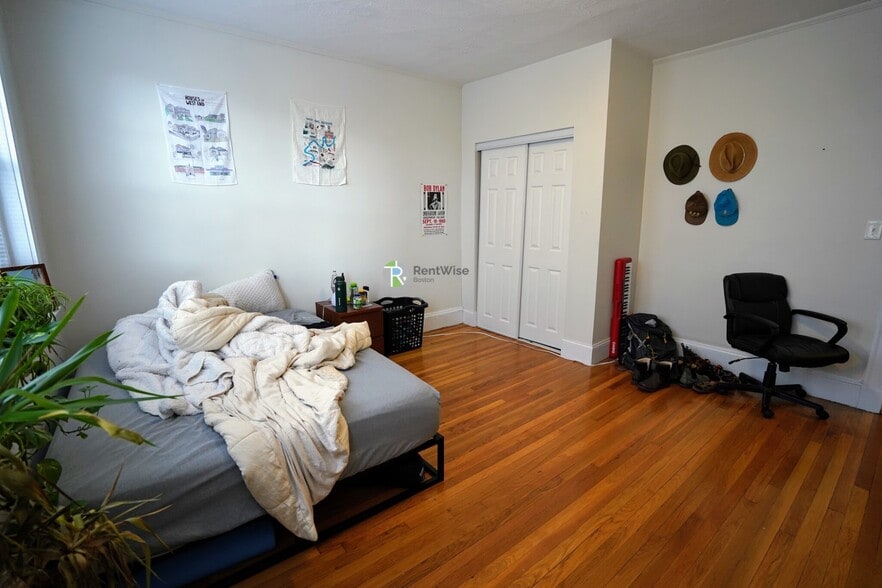 Building Photo - 294 Harvard St