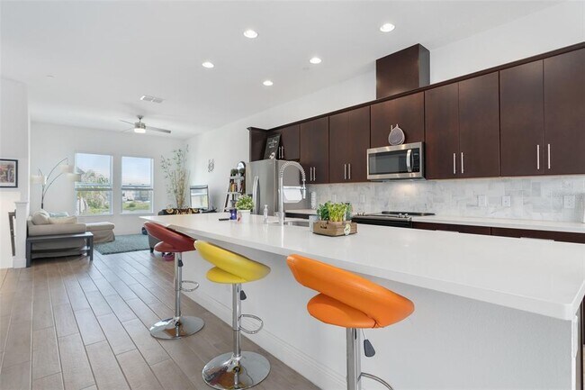 Building Photo - 8236 Elion St