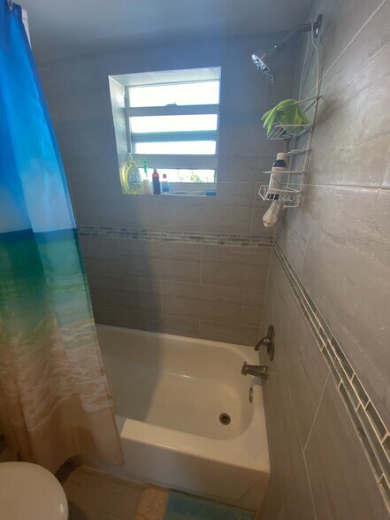 Building Photo - 9156 Collins Ave