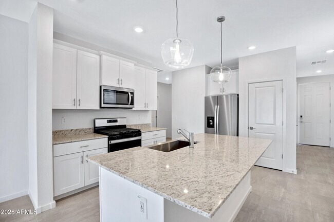 Building Photo - 30450 Sage St