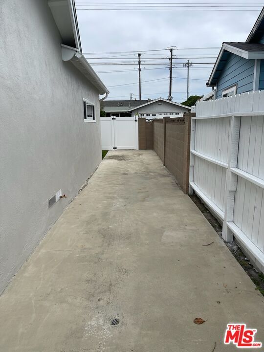 Building Photo - 5421 Hendricksen Dr