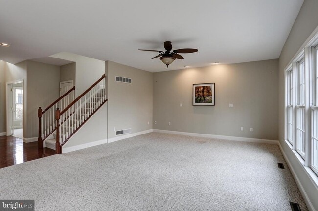 Building Photo - 490 Adam Ln