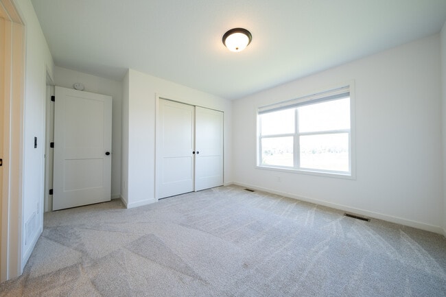 Building Photo - 9526 63rd St S