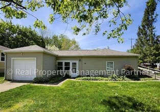 Building Photo - Charming 3 Bed 1 Bath Corner-Lot Ranch on 0.25+ Acres - Lawncare Included
