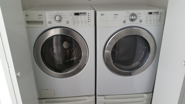 Building Photo - 223 Dougram Ave