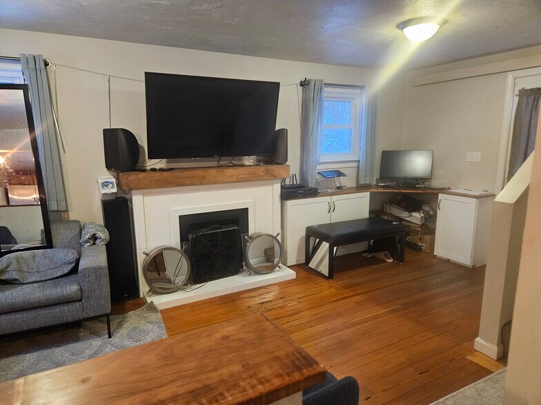 Building Photo - 289 Elmwood St