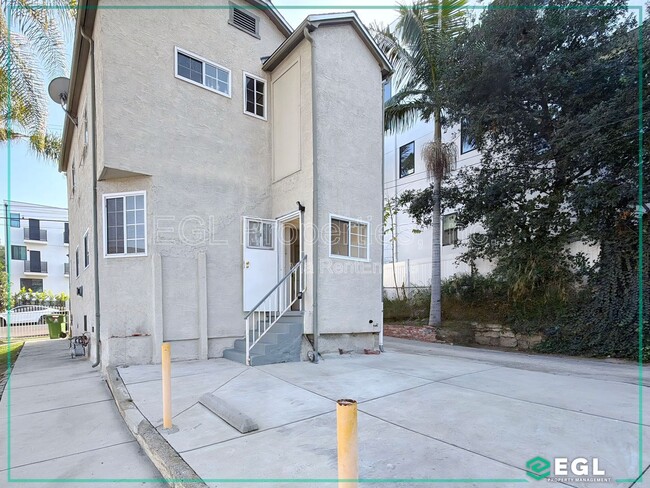 Building Photo - 115 N Westlake Ave