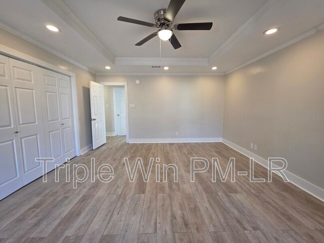 Building Photo - 202 Rosemary Ln