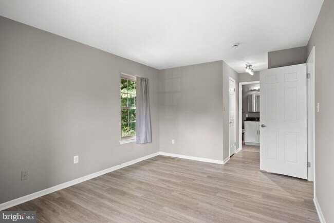 Building Photo - 319 Tavistock Rd