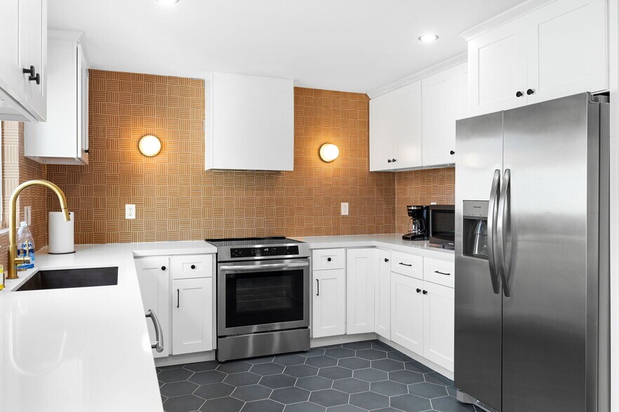 Building Photo - 3758 Gaviota Ave