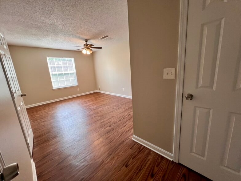 Building Photo - 2614 Dorian Dr.