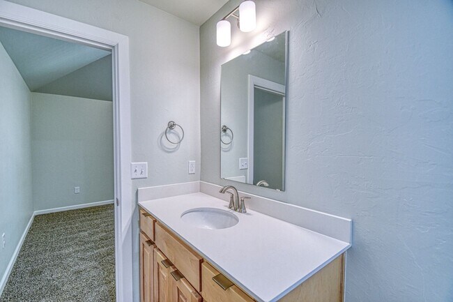 Building Photo - 2713 Clifton Ter