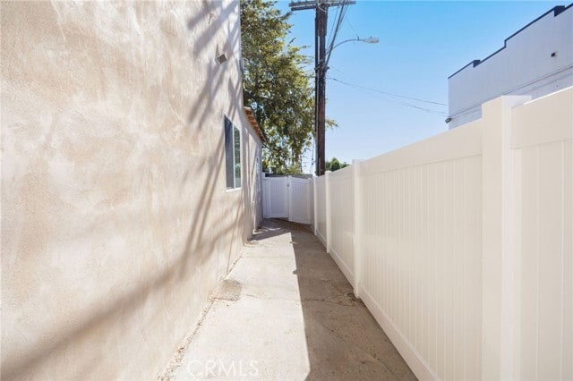 Building Photo - 1375 N Mentor Ave